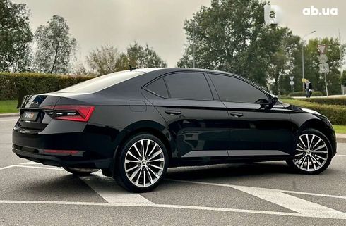 Skoda Superb 2020 - фото 14