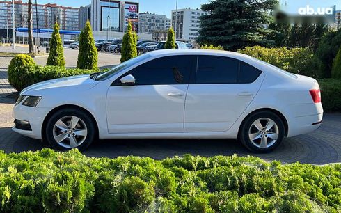 Skoda Octavia 2017 - фото 4