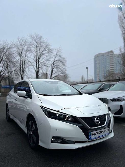 Nissan Leaf 2019 - фото 4