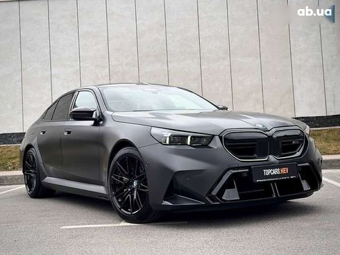 BMW M5 2025 - фото 11