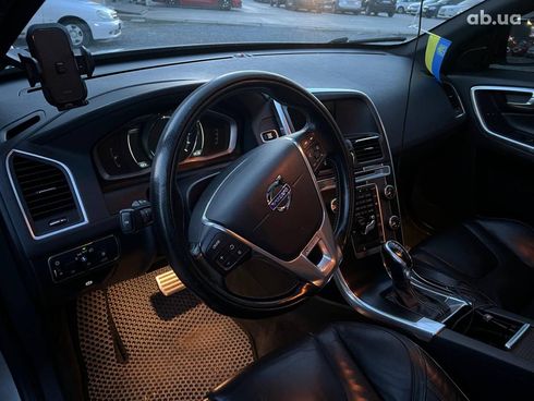 Volvo XC60 2013 серый - фото 16