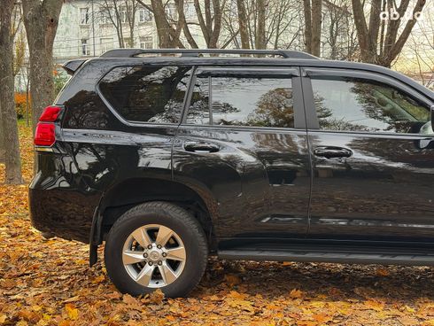 Toyota Land Cruiser Prado 2018 черный - фото 5