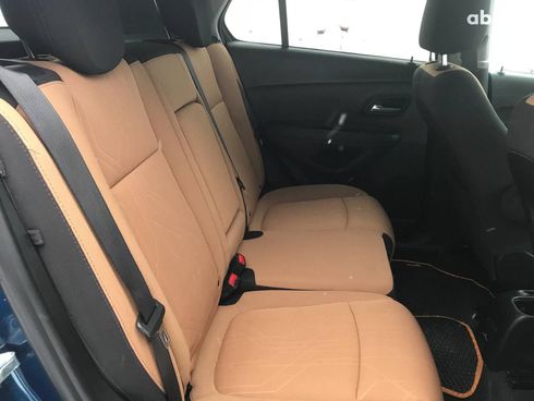 Chevrolet Trax 2019 синий - фото 16