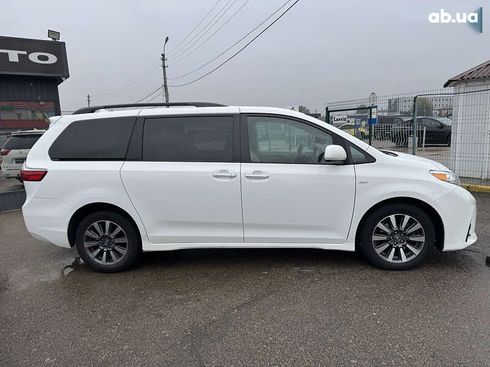 Toyota Sienna 2019 - фото 6