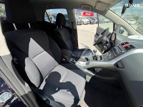 Toyota Auris 2011 синий - фото 36