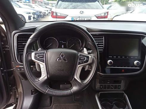 Mitsubishi Outlander 2019 - фото 19