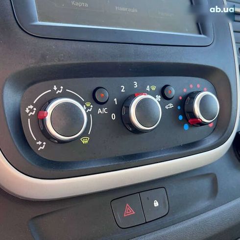 Renault Trafic 2021 - фото 30