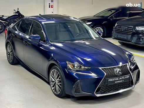 Lexus IS 2017 - фото 14