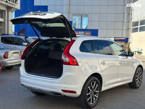 Volvo XC60 2017 белый - фото 31