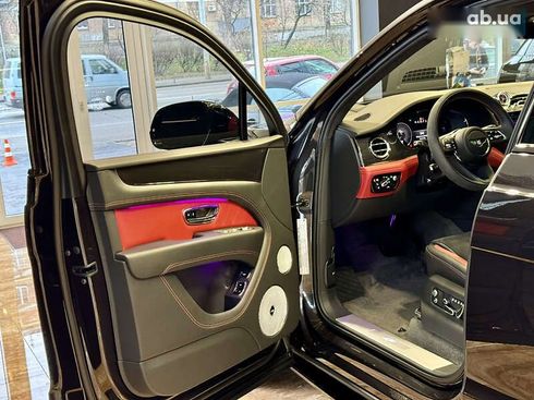 Bentley Bentayga 2021 - фото 25