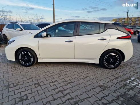 Nissan Leaf 2022 - фото 17