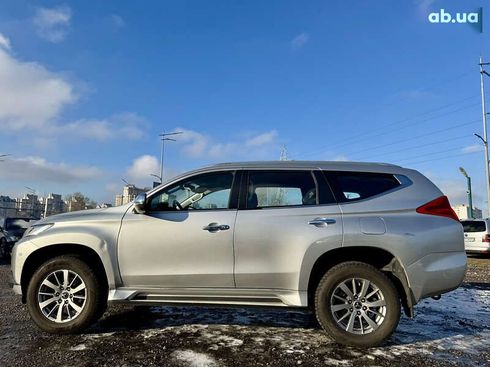 Mitsubishi Pajero Sport 2017 - фото 8