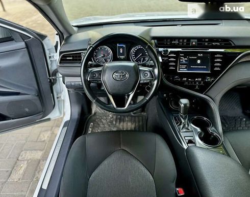 Toyota Camry 2019 - фото 26