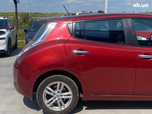 Nissan Leaf 2015 красный - фото 9