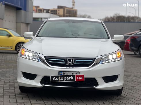 Honda Accord 2015 белый - фото 2