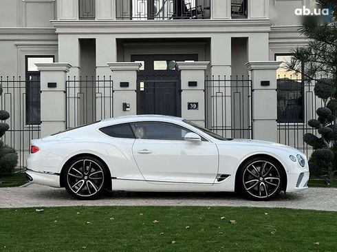 Bentley Continental GT 2019 - фото 19