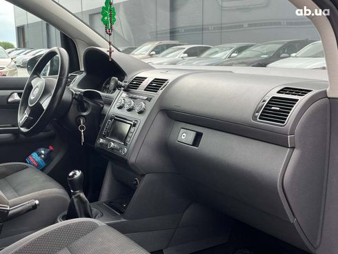 Volkswagen Touran 2012 серый - фото 20