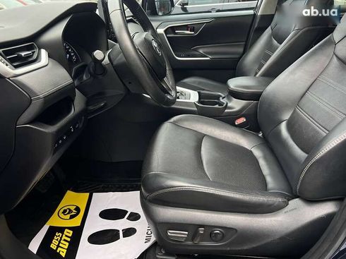 Toyota RAV4 2021 - фото 22