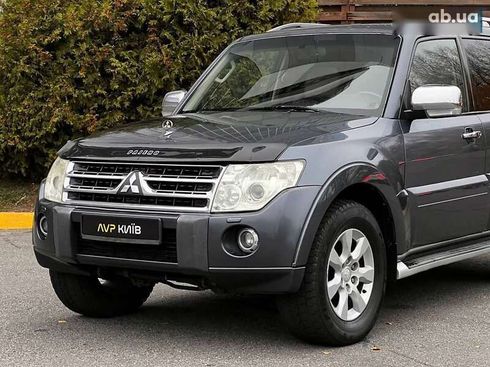 Mitsubishi Pajero Wagon 2009 - фото 3