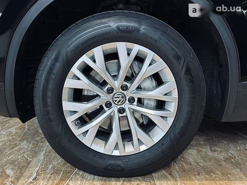 Volkswagen Touareg 2018 - фото 19