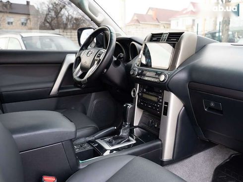 Toyota Land Cruiser Prado 2010 - фото 27