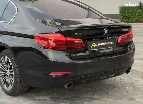 BMW 5 серия 2017 - фото 9