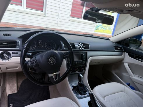 Volkswagen Passat 2015 бежевый - фото 7