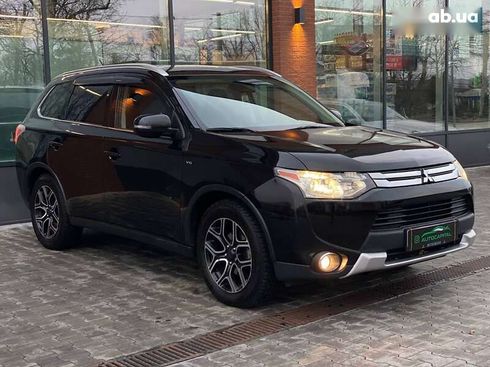 Mitsubishi Outlander 2015 - фото 5