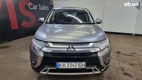 Mitsubishi Outlander 2021 - фото 2