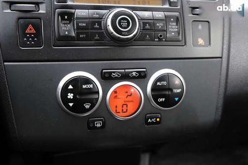 Nissan Tiida 2010 - фото 17