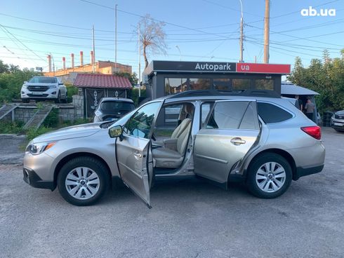 Subaru Outback 2016 бежевый - фото 16