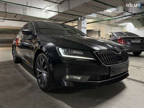 Skoda Superb 2018 - фото 3