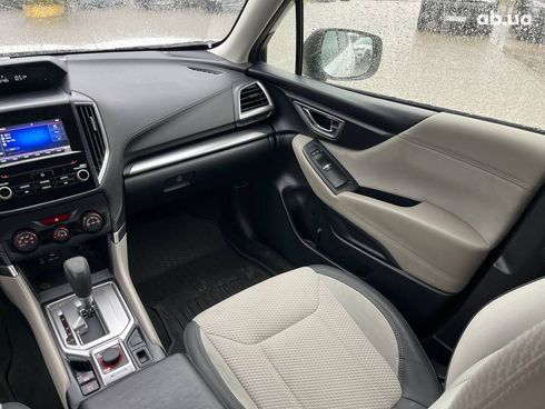 Subaru Forester 2018 белый - фото 10