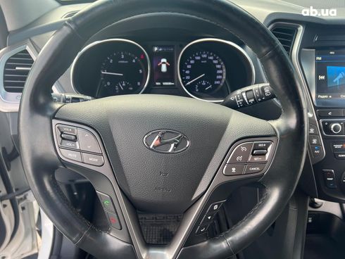 Hyundai Grand Santa Fe 2019 белый - фото 37