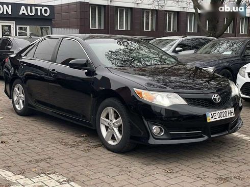 Toyota Camry 2014 - фото 7