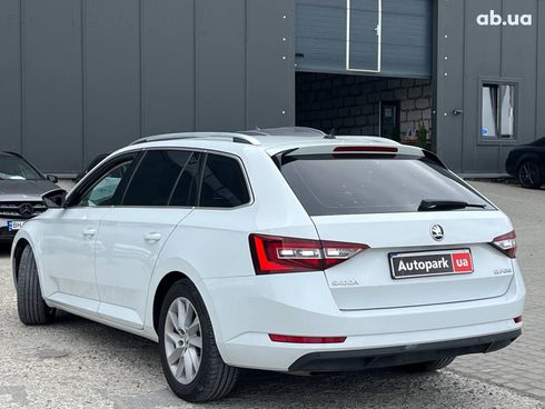 Skoda Superb 2018 белый - фото 9