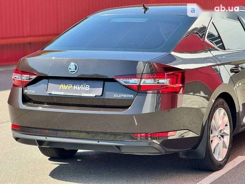 Skoda Superb 2018 - фото 25