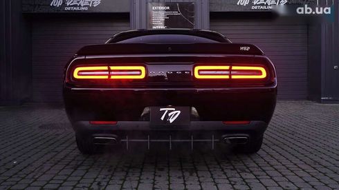 Dodge Challenger 2017 - фото 16