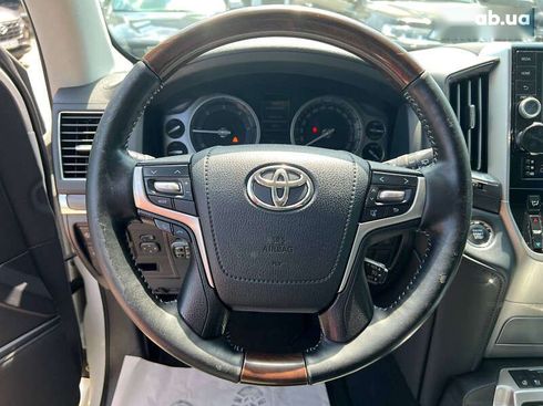 Toyota Land Cruiser 2018 - фото 17