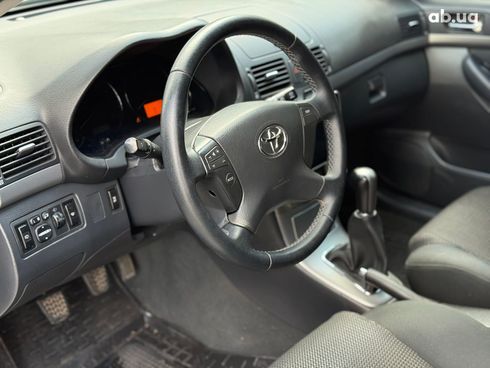 Toyota Avensis 2006 серый - фото 18