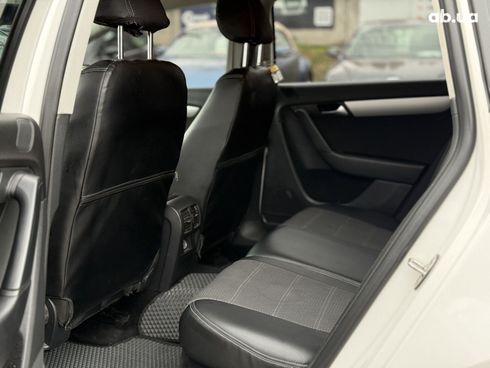 Volkswagen Passat 2011 белый - фото 18