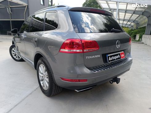 Volkswagen Touareg 2014 серый - фото 9