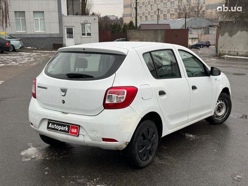 Dacia Sandero 2014 белый - фото 5