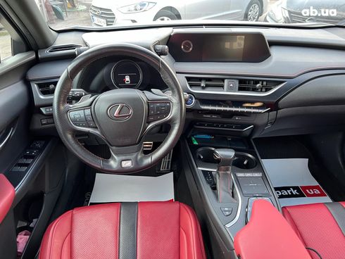 Lexus UX 2018 белый - фото 44