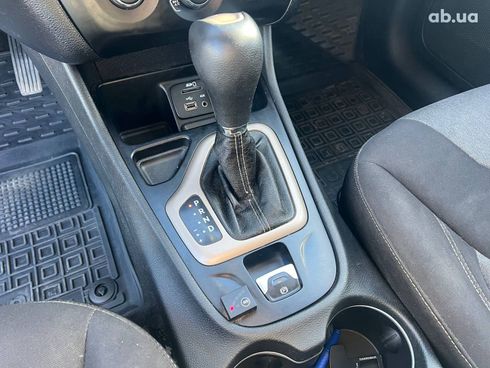 Jeep Cherokee 2013 черный - фото 23