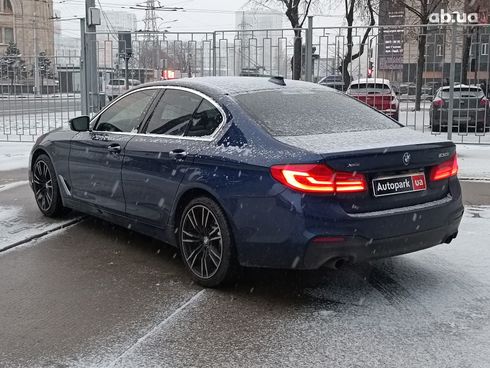 BMW 5 серия 2020 синий - фото 4