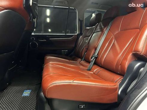 Lexus LX 2017 - фото 17
