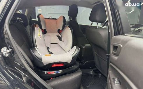 Ford Fiesta 2017 - фото 16