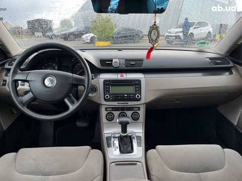 Volkswagen passat b6 2005 коричневый - фото 29