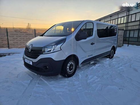 Renault Trafic 2015 - фото 11